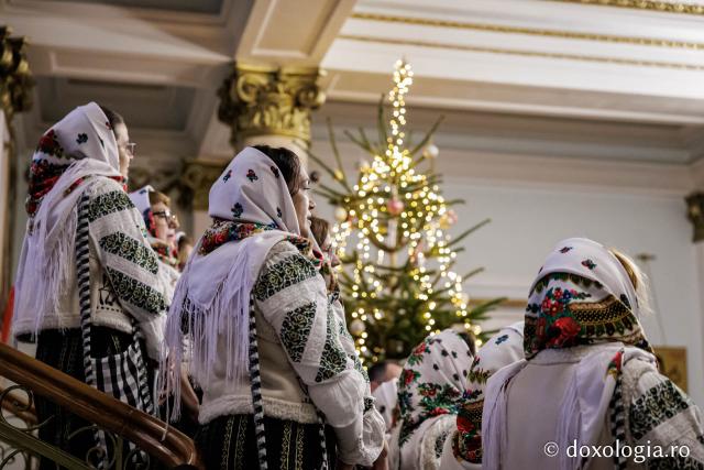 Corul Bucuria Credinței din Parohia Ciurea – Colindători la Reședința Mitropolitană 2025