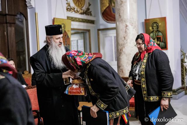 Parohia Focuri – Colindători la Reședința Mitropolitană 2025