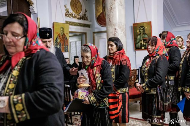 Parohia Focuri – Colindători la Reședința Mitropolitană 2025