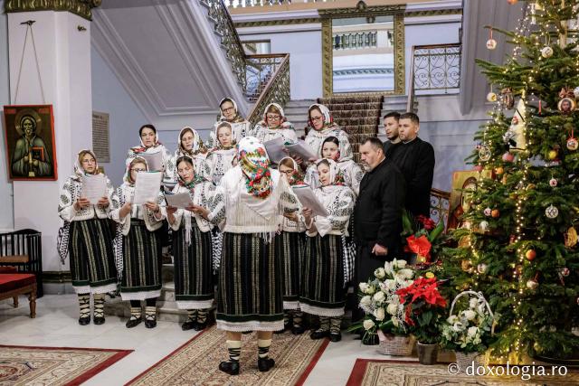 Corul Bucuria Credinței din Parohia Ciurea – Colindători la Reședința Mitropolitană 2025