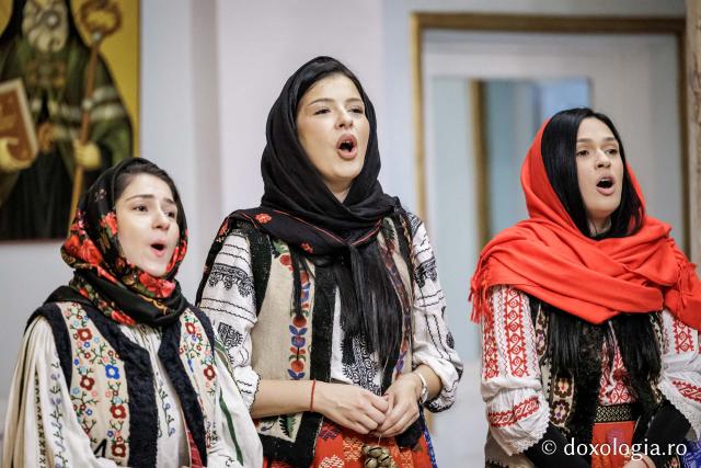 Pe aripi de colind – Colindători la Reședința Mitropolitană 2025