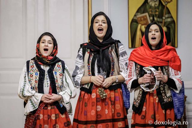 Pe aripi de colind – Colindători la Reședința Mitropolitană 2025