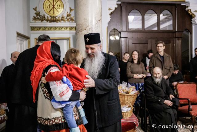 Pe aripi de colind – Colindători la Reședința Mitropolitană 2025