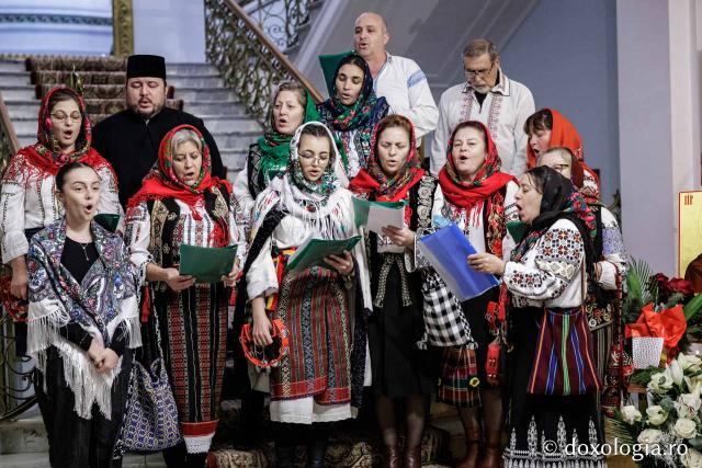 Parohia Tașca – Colindători la Reședința Mitropolitană 2025