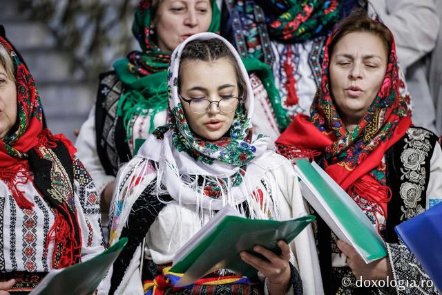 Parohia Tașca – Colindători la Reședința Mitropolitană 2025