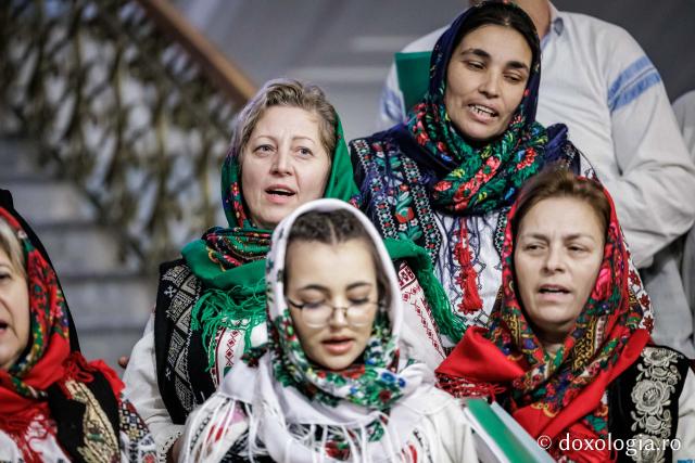 Parohia Tașca – Colindători la Reședința Mitropolitană 2025