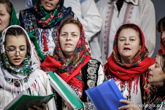 Parohia Tașca – Colindători la Reședința Mitropolitană 2025