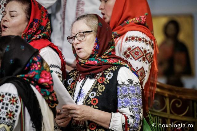 Parohia Tașca – Colindători la Reședința Mitropolitană 2025