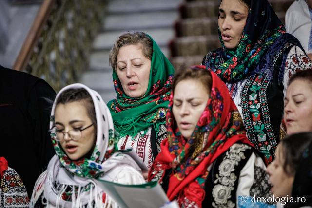 Parohia Tașca – Colindători la Reședința Mitropolitană 2025