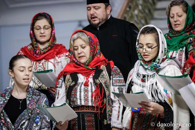 Parohia Tașca – Colindători la Reședința Mitropolitană 2025