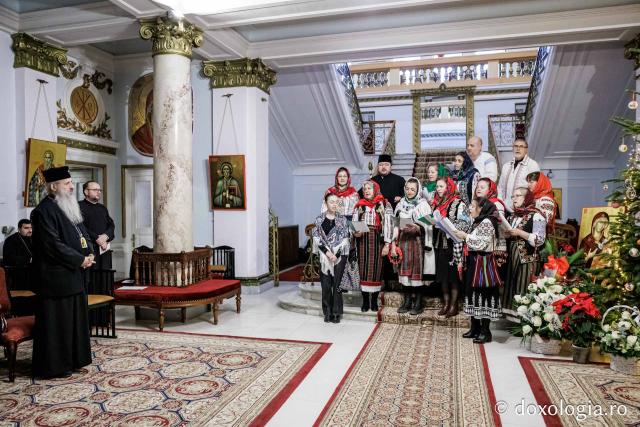 Parohia Tașca – Colindători la Reședința Mitropolitană 2025