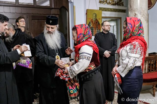 Parohia Tașca – Colindători la Reședința Mitropolitană 2025