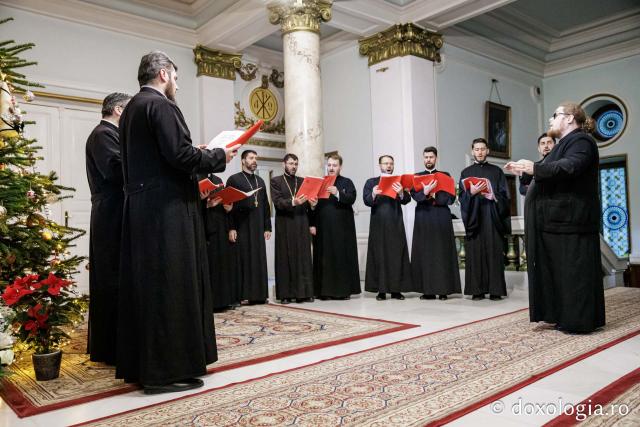 Corul Protopopiatului Iași 1 – Colindători la Reședința Mitropolitană 2025