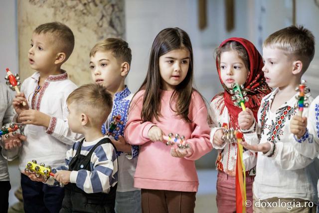 Grădinița nr. 16 din Iași – Colindători la Reședința Mitropolitană 2025