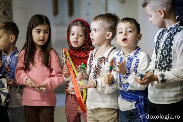 Grădinița nr. 16 din Iași – Colindători la Reședința Mitropolitană 2025