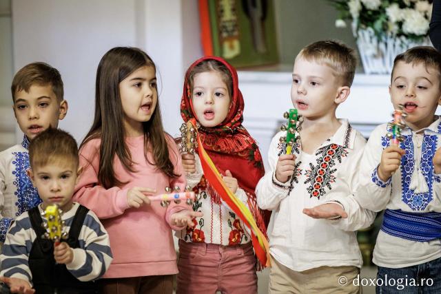 Grădinița nr. 16 din Iași – Colindători la Reședința Mitropolitană 2025