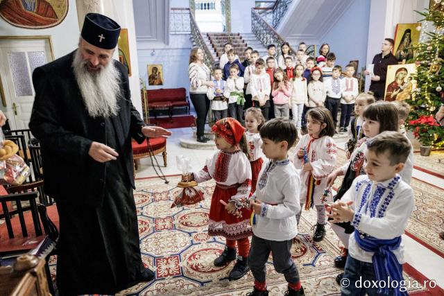 Grădinița nr. 16 din Iași – Colindători la Reședința Mitropolitană 2025