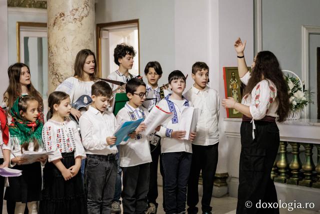 Parohia Lețcani III – Colindători la Reședința Mitropolitană 2025