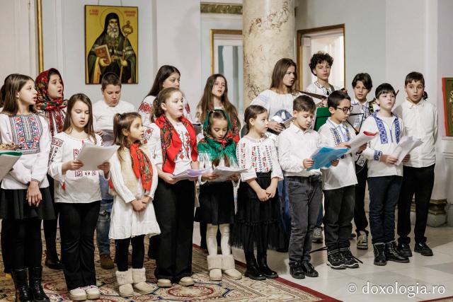 Parohia Lețcani III – Colindători la Reședința Mitropolitană 2025