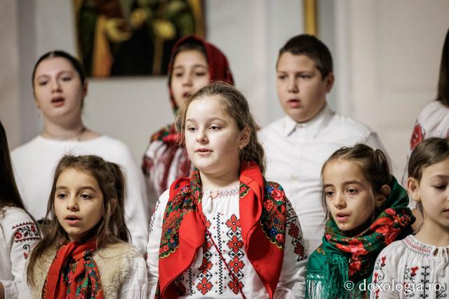 Parohia Lețcani III – Colindători la Reședința Mitropolitană 2025