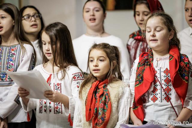 Parohia Lețcani III – Colindători la Reședința Mitropolitană 2025