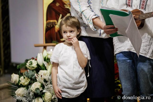 Parohia Lețcani III – Colindători la Reședința Mitropolitană 2025