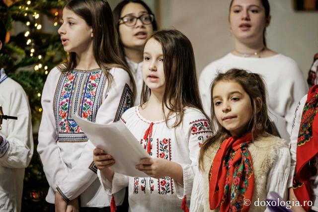 Parohia Lețcani III – Colindători la Reședința Mitropolitană 2025