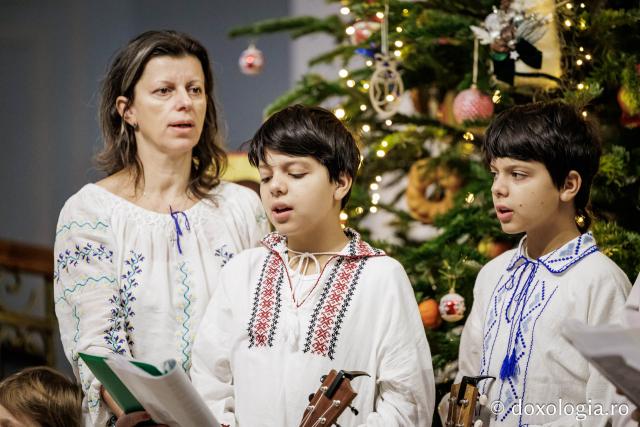 Parohia Lețcani III – Colindători la Reședința Mitropolitană 2025