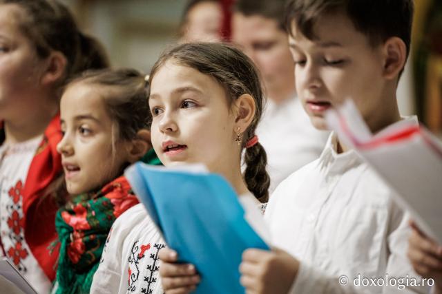 Parohia Lețcani III – Colindători la Reședința Mitropolitană 2025