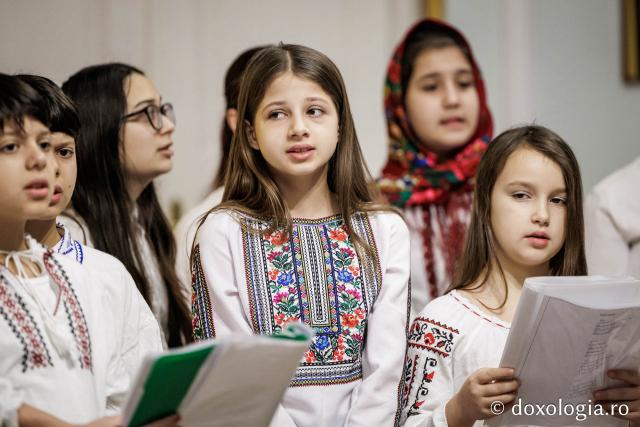 Parohia Lețcani III – Colindători la Reședința Mitropolitană 2025