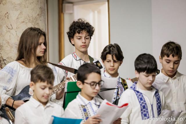 Parohia Lețcani III – Colindători la Reședința Mitropolitană 2025