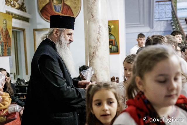 Parohia Lețcani III – Colindători la Reședința Mitropolitană 2025