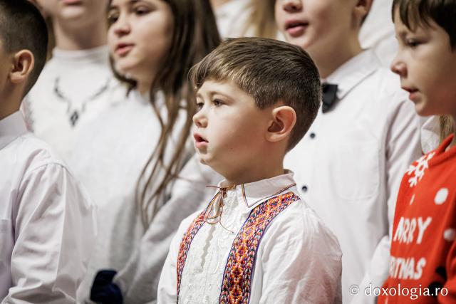 Parohia Movileni – Colindători la Reședința Mitropolitană 2025