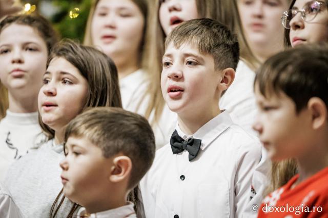 Parohia Movileni – Colindători la Reședința Mitropolitană 2025