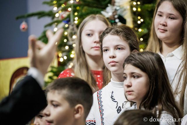 Parohia Movileni – Colindători la Reședința Mitropolitană 2025