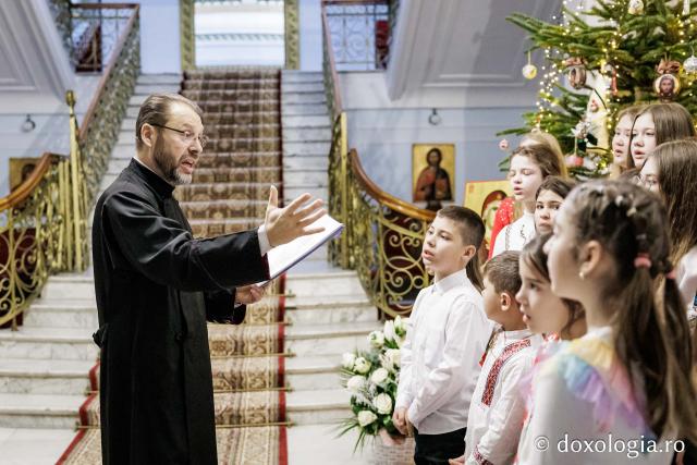 Parohia Movileni – Colindători la Reședința Mitropolitană 2025
