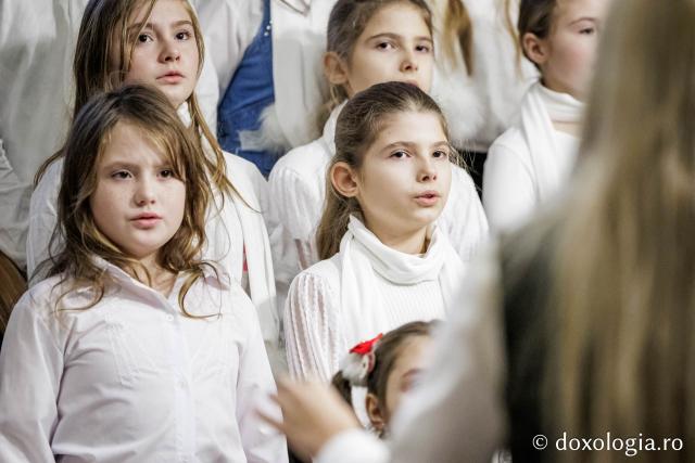 Parohia Tăutești – Colindători la Reședința Mitropolitană 2025