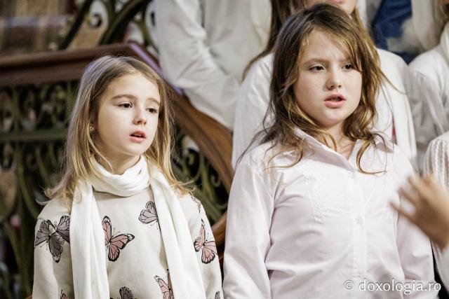 Parohia Tăutești – Colindători la Reședința Mitropolitană 2025