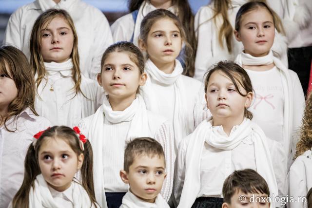 Parohia Tăutești – Colindători la Reședința Mitropolitană 2025