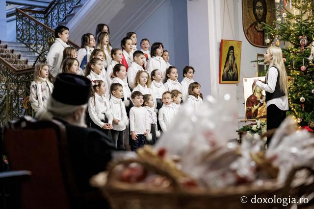 Parohia Tăutești – Colindători la Reședința Mitropolitană 2025