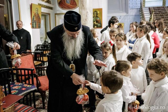 Parohia Tăutești – Colindători la Reședința Mitropolitană 2025