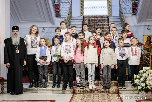 Școala Gimnazială „Ștefan Bârsănescu" din Iași – Colindători la Reședința Mitropolitană 2025