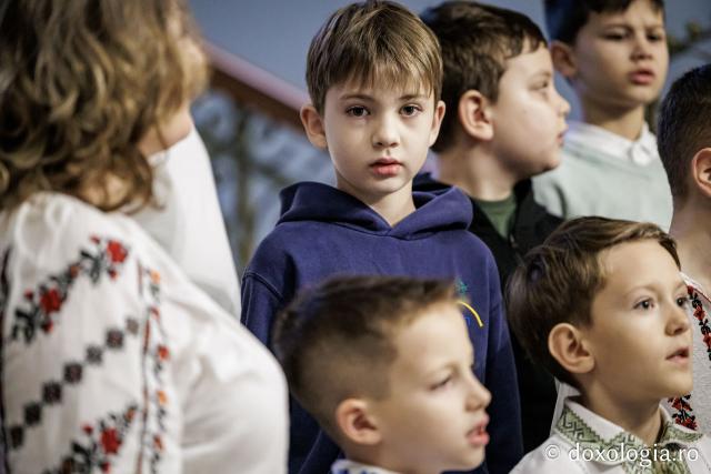 Școala Gimnazială „Ștefan Bârsănescu" din Iași – Colindători la Reședința Mitropolitană 2025