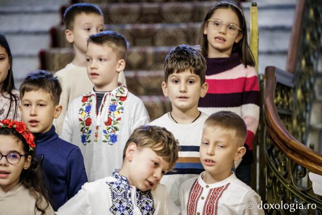 Școala Gimnazială „Ștefan Bârsănescu" din Iași – Colindători la Reședința Mitropolitană 2025