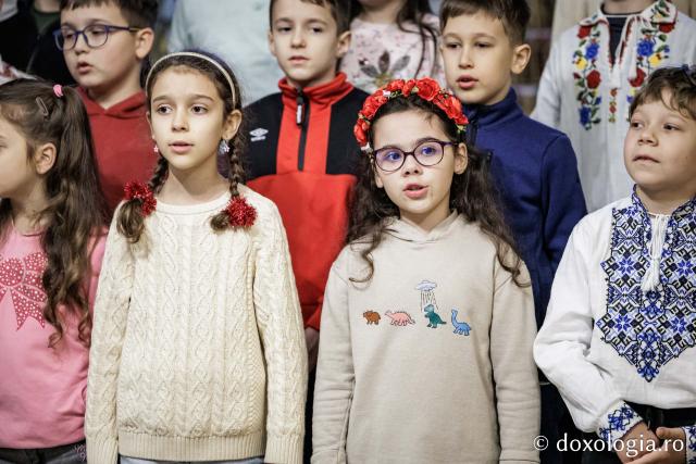 Școala Gimnazială „Ștefan Bârsănescu" din Iași – Colindători la Reședința Mitropolitană 2025