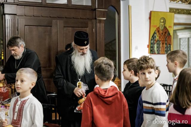 Școala Gimnazială „Ștefan Bârsănescu" din Iași – Colindători la Reședința Mitropolitană 2025