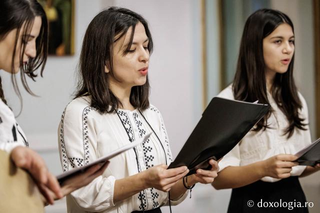 Grupul „Ai Mariei” – Colindători la Reședința Mitropolitană 2025