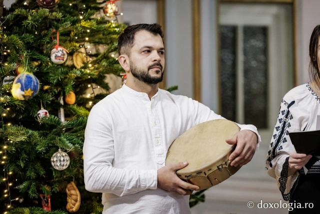 Grupul „Ai Mariei” – Colindători la Reședința Mitropolitană 2025