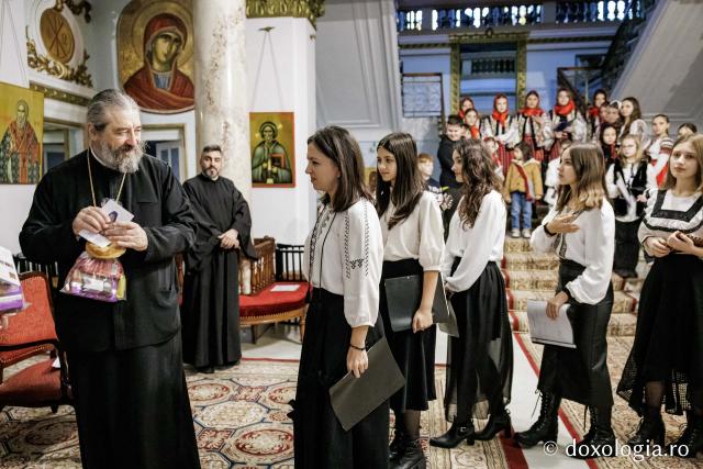 Grupul „Ai Mariei” – Colindători la Reședința Mitropolitană 2025