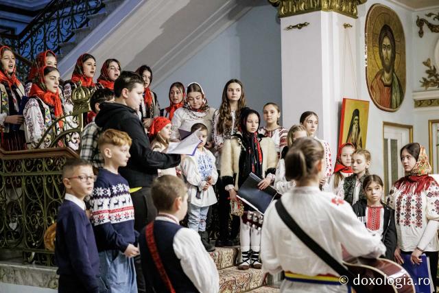Parohia Miroslava I – Colindători la Reședința Mitropolitană 2025